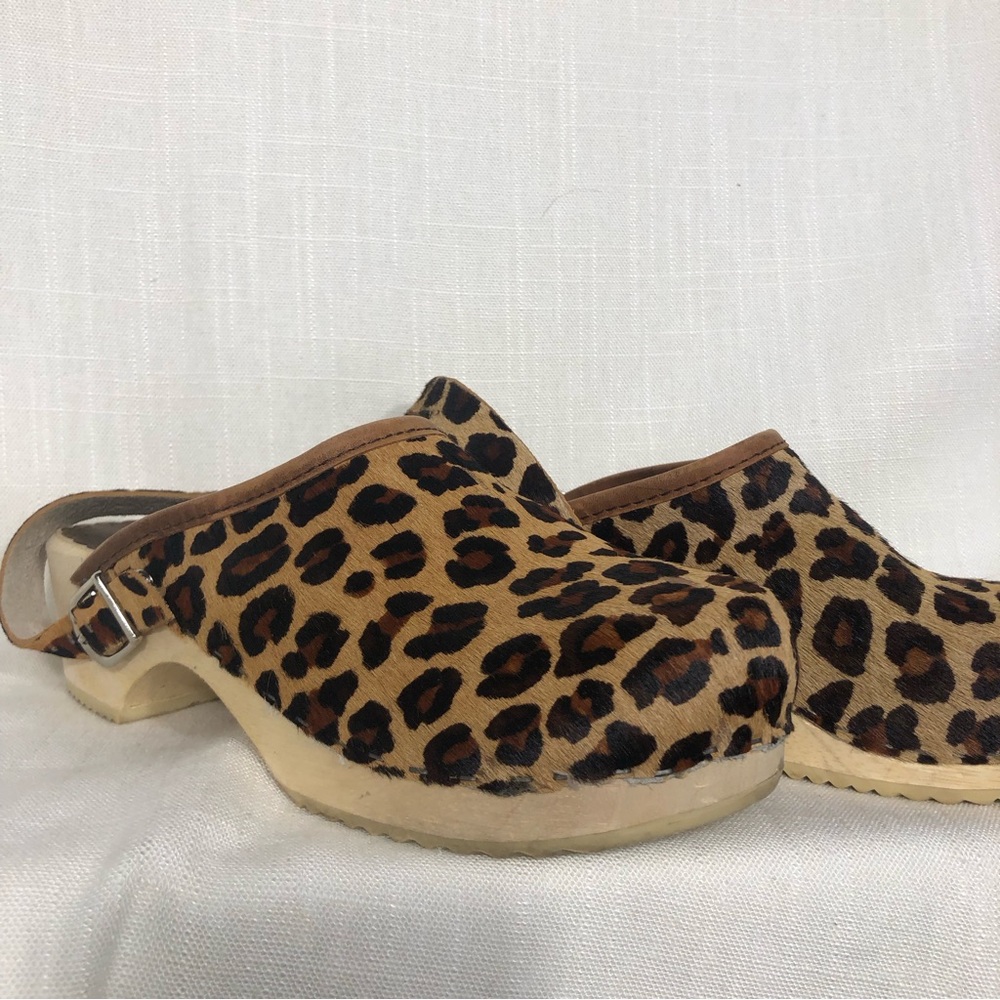 Hannah Andersson Leopard Print Clogs, Guc - image 6